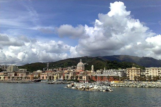 Pegli vista dal mare - Foto di Luigi Petrazzoli